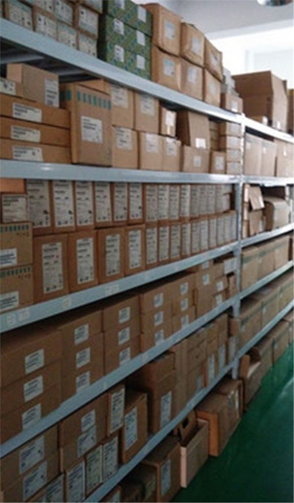 1Pc New Siemens 3VT8536-2AA04-2LA2 ef