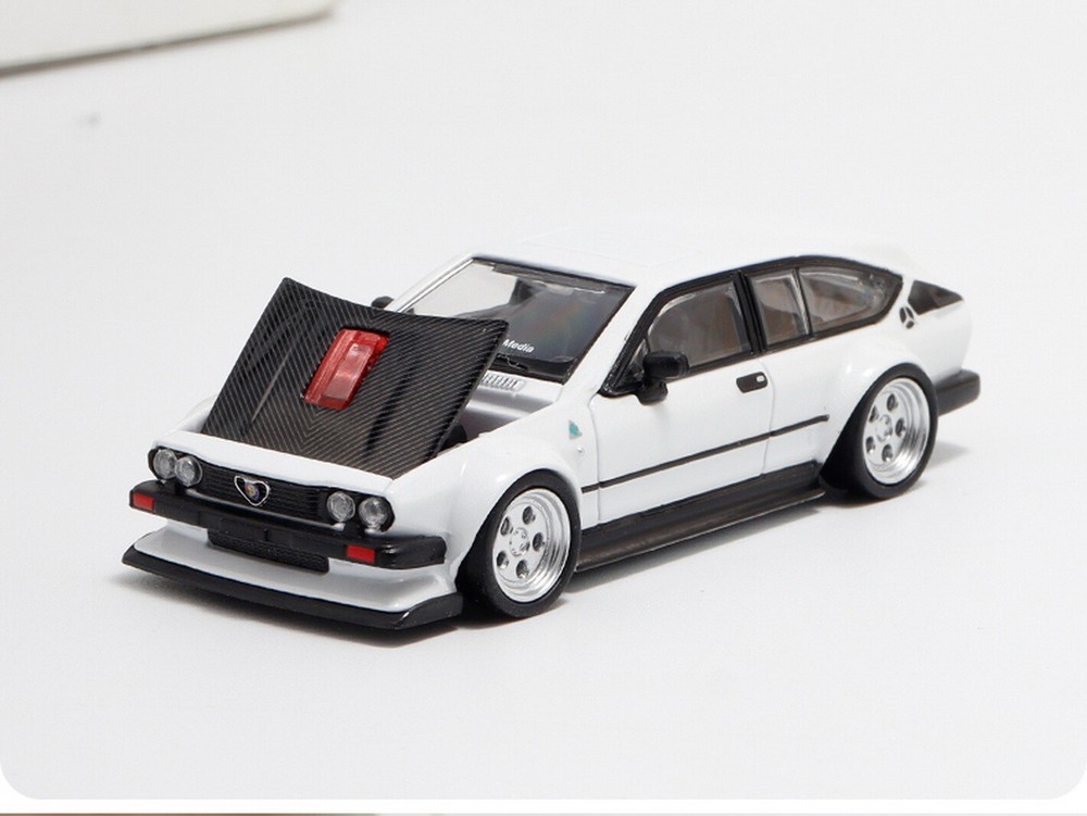 TPC 1/64 Scale Alfa Romeo GTV6 White Diecast car Model Toy Collection Gift