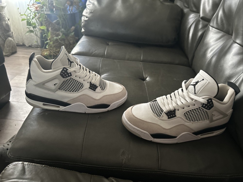 Jordan 4 Military BLACKDH6927-111 Size 10.5 These Have Been Worn No Box