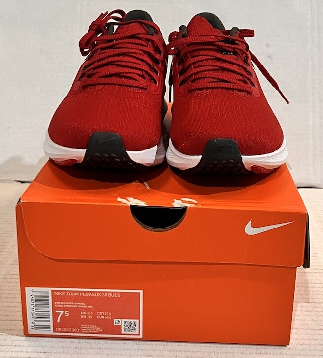 Nike Air Zoom Pegasus 39 Tampa Bay Buccaneers NCAA Mens Size 7.5 Running Shoes