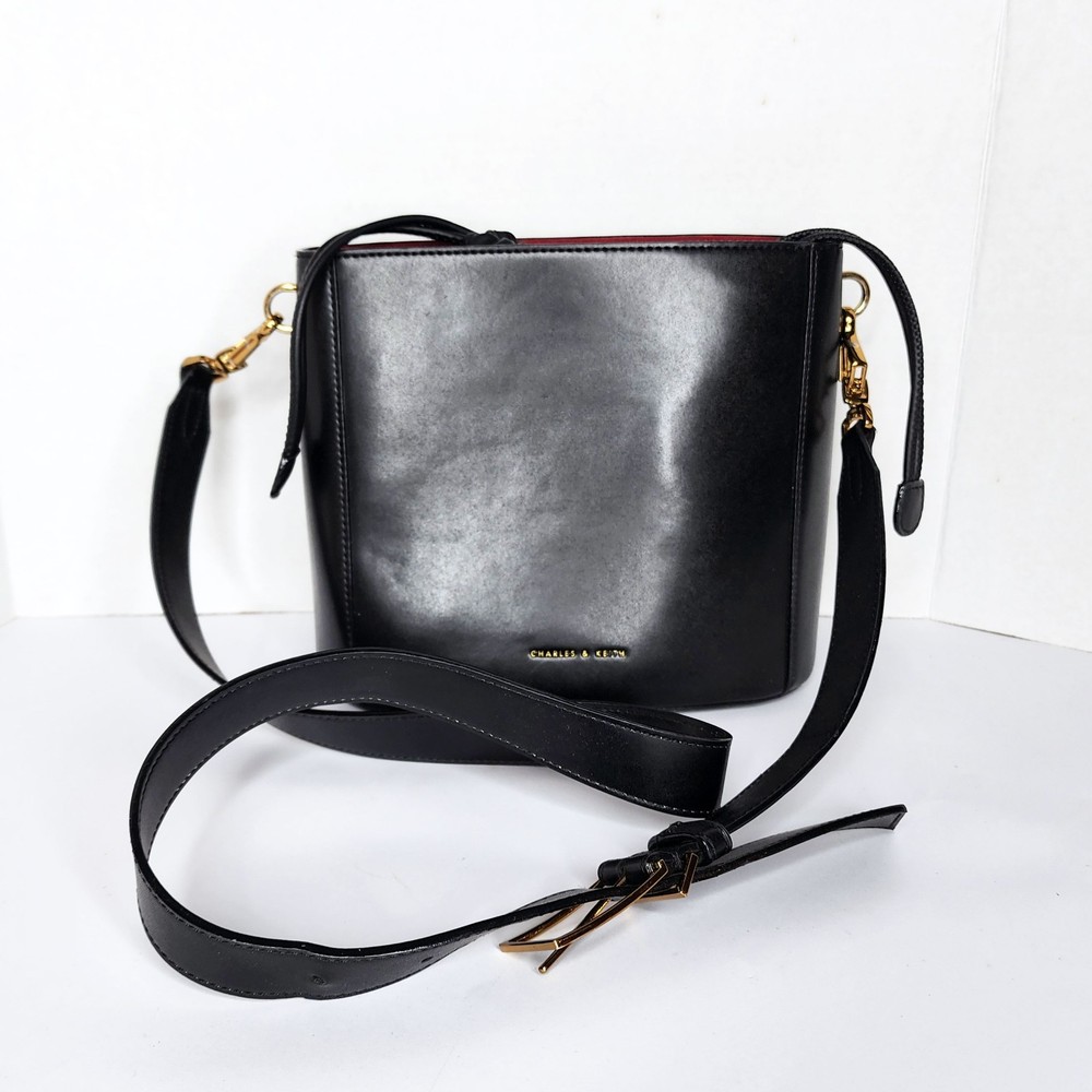 Charles and Keith Black Bucket Bag Shoulder Bag W/ Liner Adjustable Strap