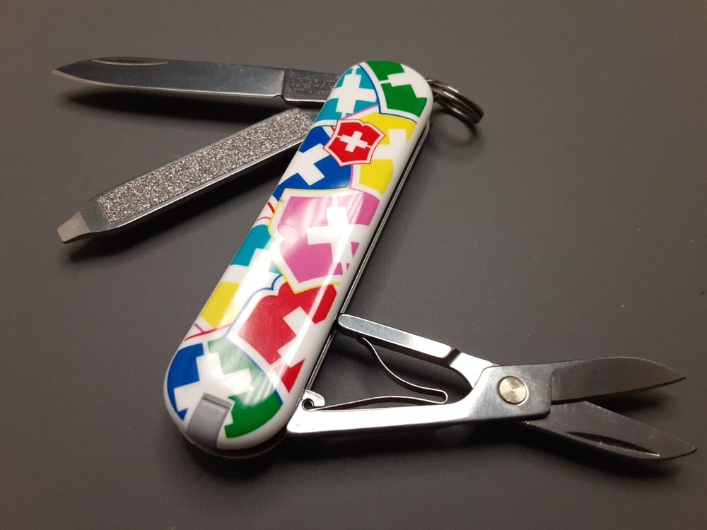 Victorinox Classic SD Limited Edition VX Color Swiss Army Pocket Knife r1