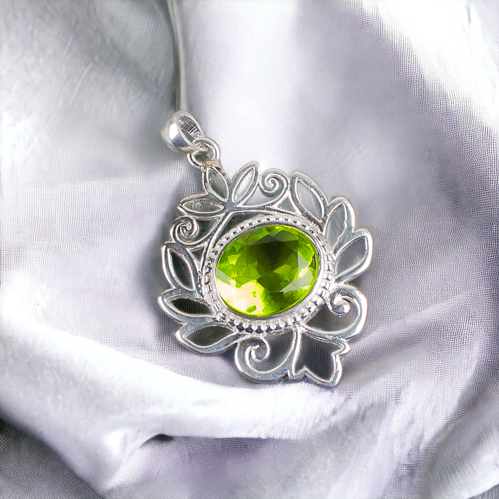 Wedding Gift For Her 925 Silver Natural Peridot Gemstone Pendant Handcarfted