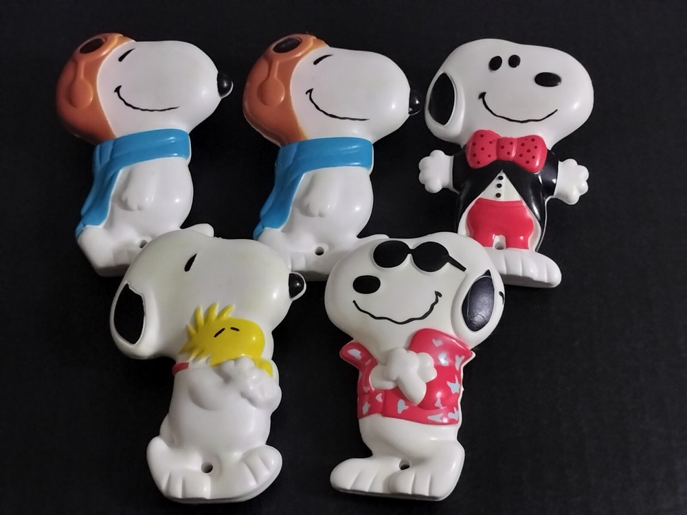 Lot Of 5 Vintage Snoopy Rubber Figurine With Suction Cup