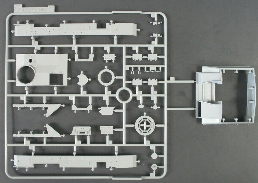 1/35 Cyber Hobby Stug III G with Muffler Parts Tree C Kit 6229-image