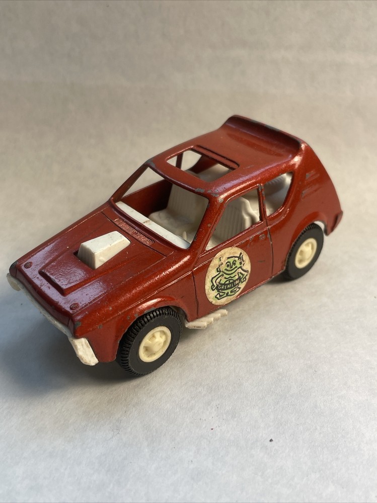 Vtg Tootsietoy Diecast Plastic Funny Looking Red AMC Gremlin Dorky Car Sun Roof
