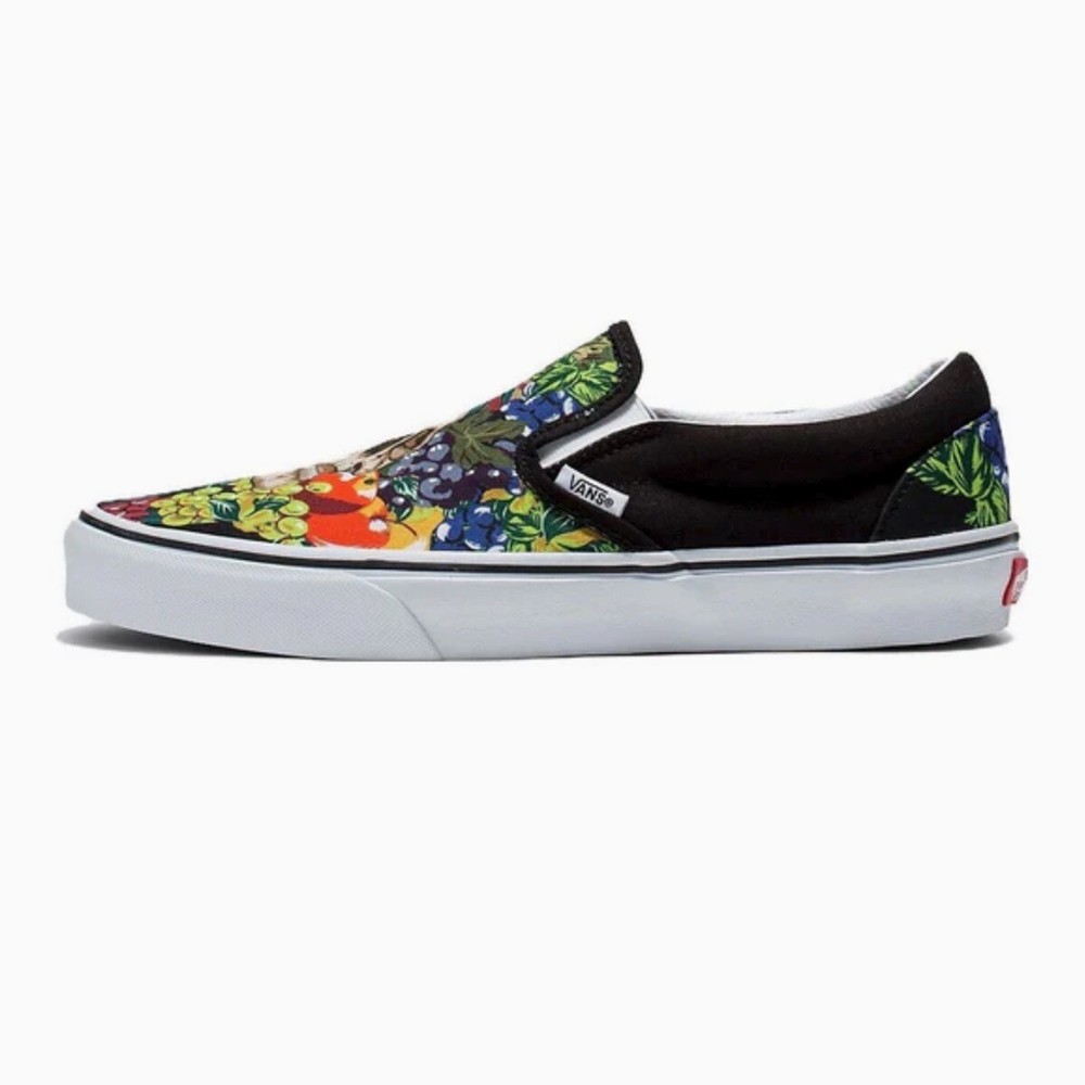 Boys Vans Classic Slip-On Fruit Skull Sneakers Size 4 VN0A7Q5DY28 New
