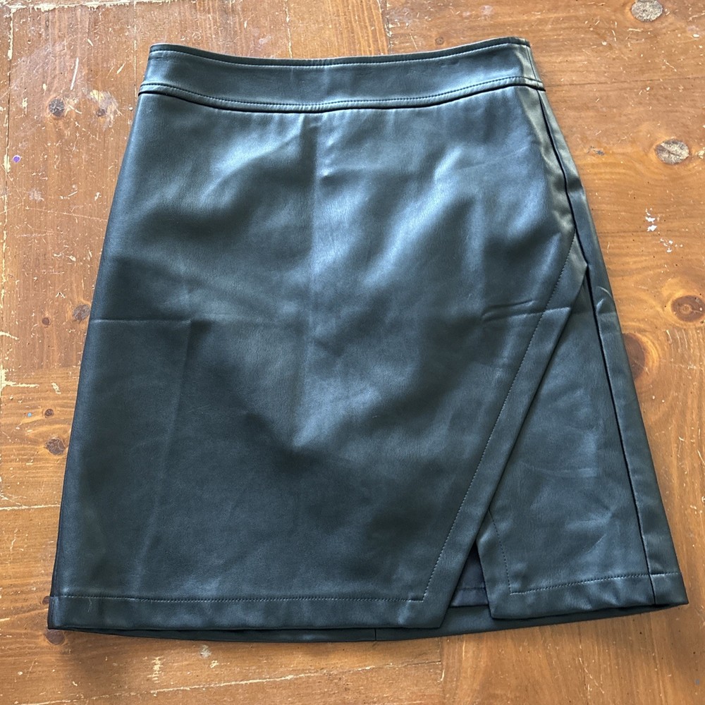 Petite Faux Leather A-Line Skirt with Front Slit Size 0
