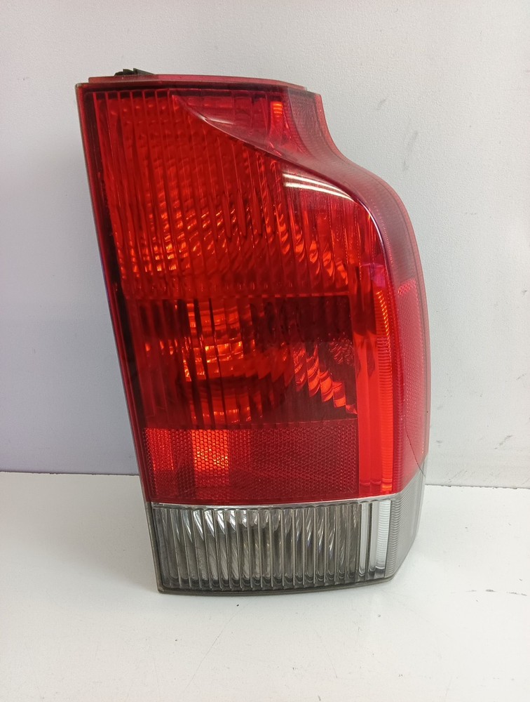 Volvo V70 XC70 01-04 Right Rear Lower Tail Light 9154498 OEM
