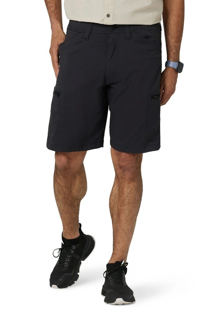 NWT Wrangler Performance Zip Cargo Shorts Relaxed Fit Size 48 Black 10” inseam
