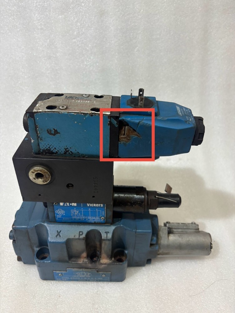 Vickers Kfdg4V 3 866339 12 With Kfdg5V 7 2C200N X Vm U1 H1 12 En30 (Parts Only)