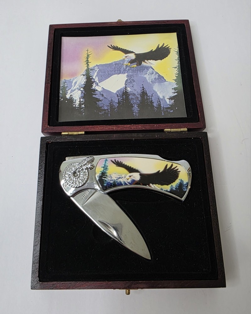 Eagle Wildlife Collectors Pocket Knife Stainless Steel Folding Blade W/ Box