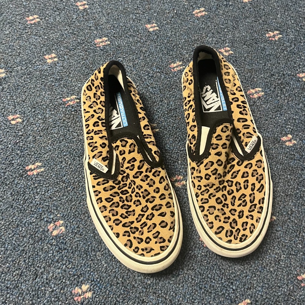 Vans UltraCush Leopard Cheetah Print Classic Slip-On Shoes Men’s 4.5 Women’s 6