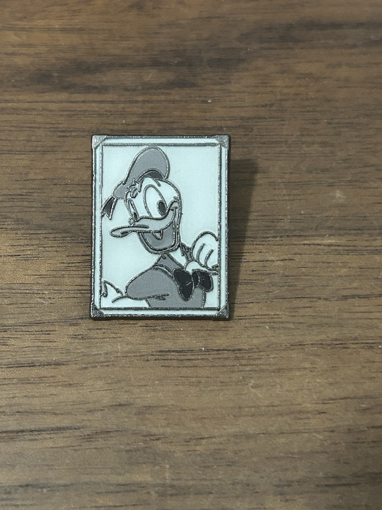 Rare Limited Edition Donald Duck Black & White Photo Disney Pin