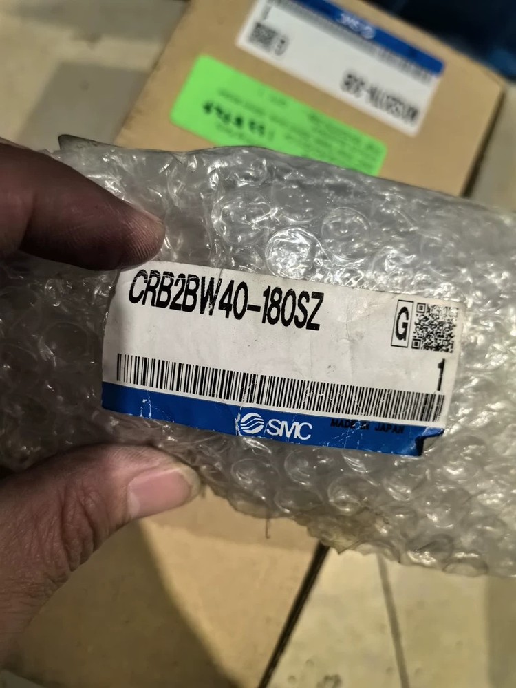 1pcs Brand New SMC rotating cylinder CRB2BW40-180SZ