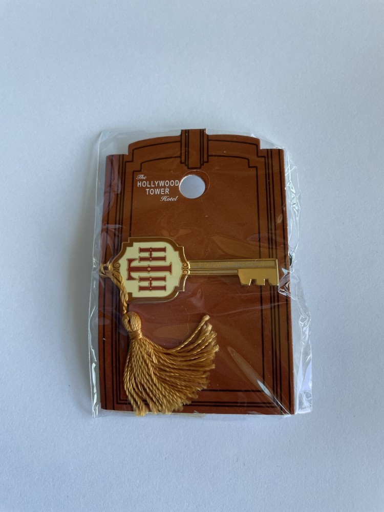 Disney Hollywood Tower Of Terror Hotel HTH GOLD Key With White Background/Tassel