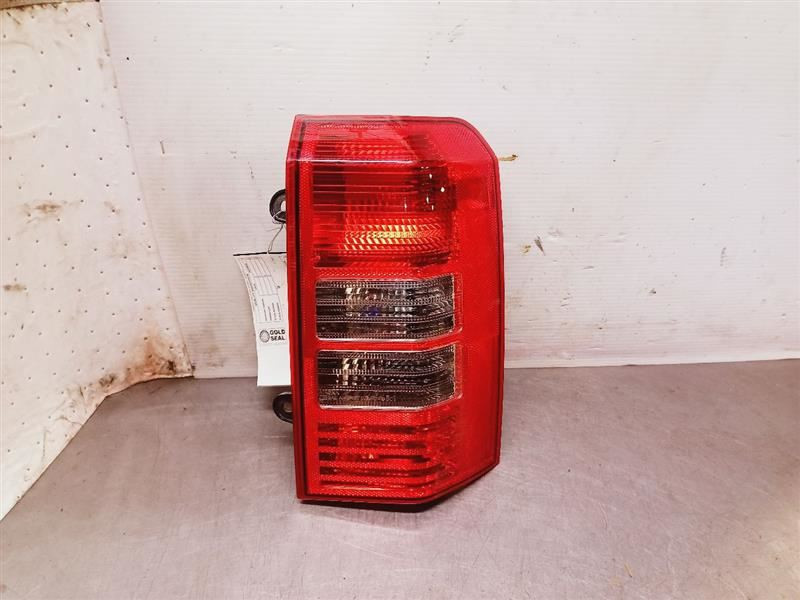 Scratched 2014 Jeep Patriot Right Passenger Tail Light 9510647