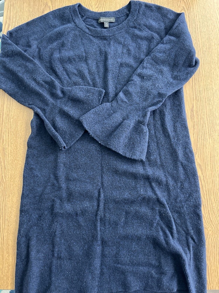 Banana Republic Women’s Navy Knit Tunic Sweater with Bell Sleeves Size M