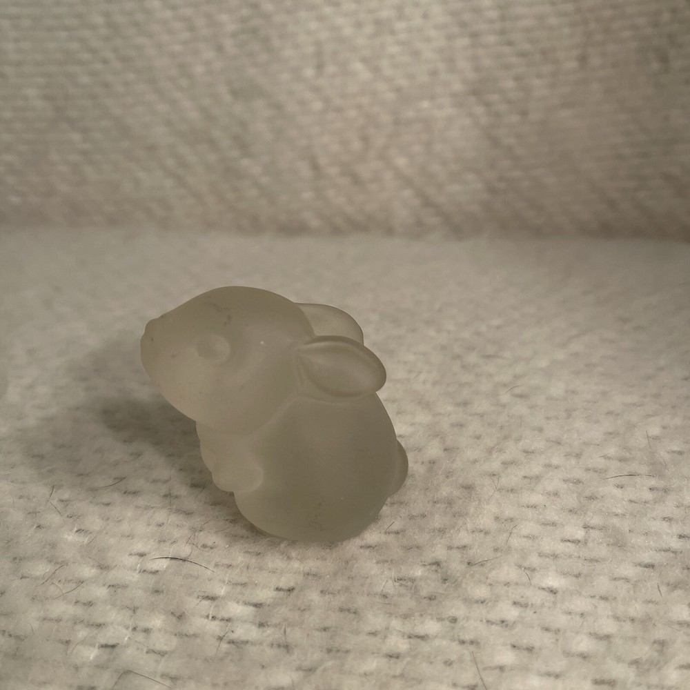 Vtg 1976 Hallmark 24% Lead Crystal Frosted Miniature Bunny Figurine