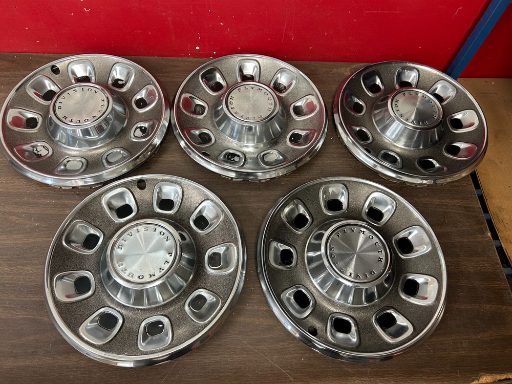 1968 Plymouth Barracuda 14-inch hubcaps set of 5, 2 possibly NOS 325