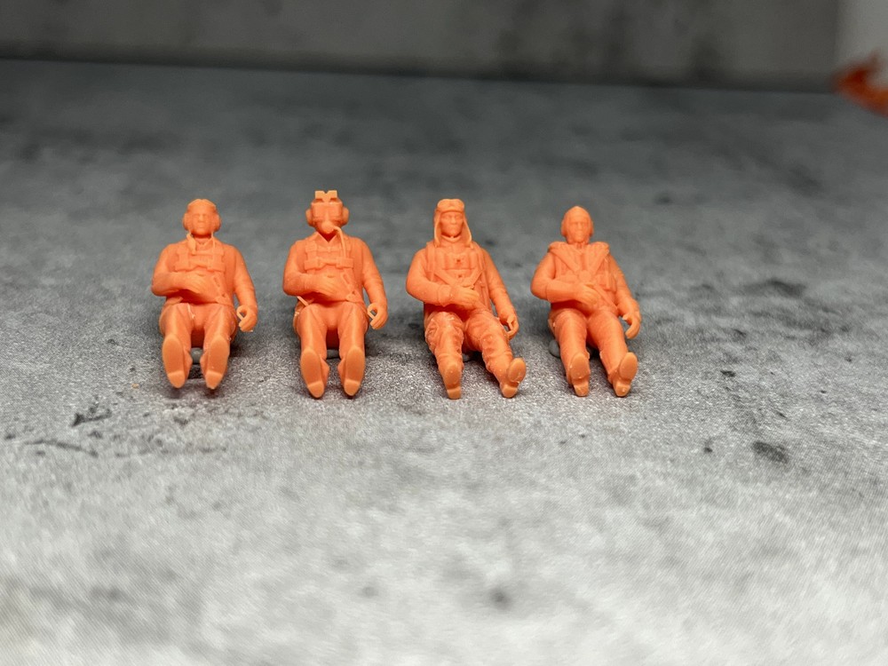 1/72 1/48 scale WW2 War Pilots 4pcs Person Resin Militarily Model battlefild New