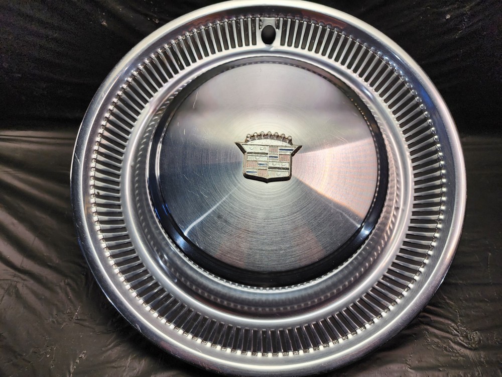 1974 1970s 1 Vintage Original CADILLAC DeVille Fleetwood Wheel Cover Hubcap OEM