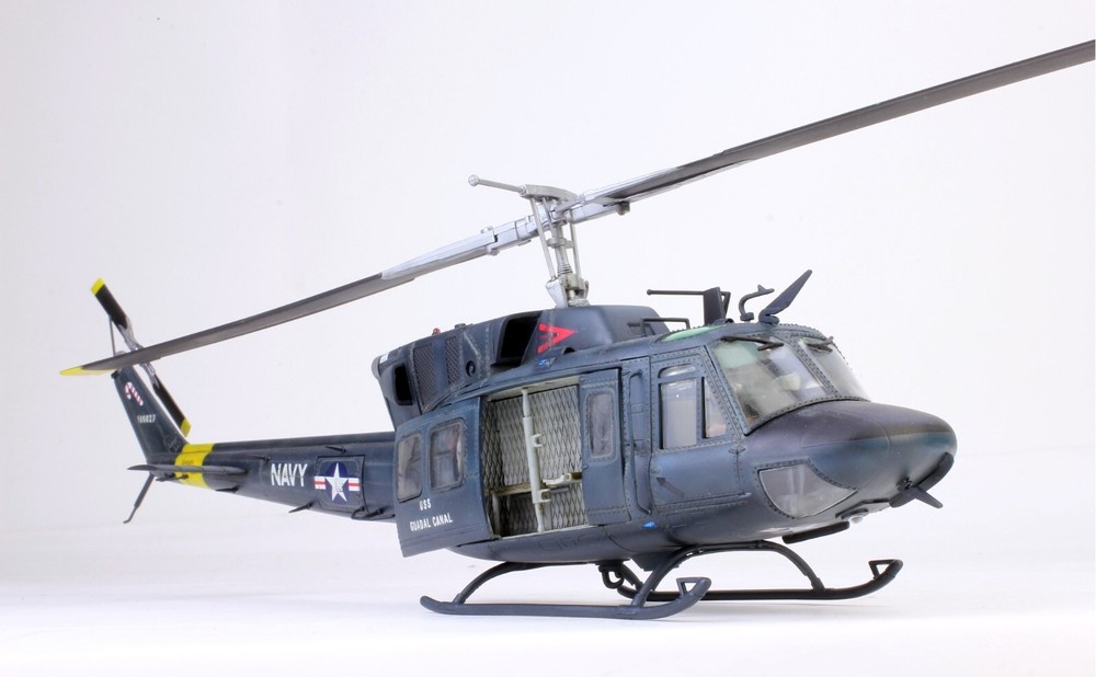 PreSale ProBuilt Model (RARE) 1:35 US Navy UH-1N Twin Huey /w 02 seated Pilots-image