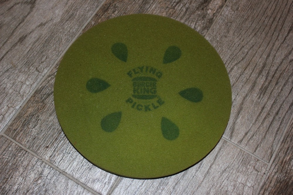 Vintage 1970's Burger King Flying Pickle Green Foam Flying Disc Toy! VGVC!