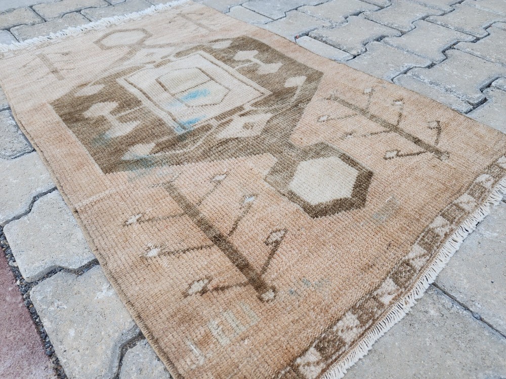 Turkish Kilim Rug 2x3 ft – Camel Beige Medallion Rug, Minimalist Vintage Rug