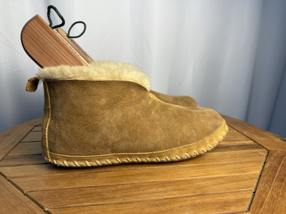 LL Bean Wicked Good Women's Shearling Suede Slippers Size 9M