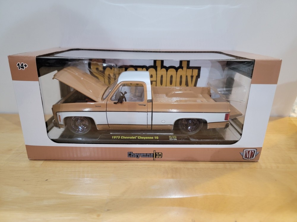 Chevrolet Cheyenne 1973 10 Squarebody Syndicate Chase 750 M2 Machines