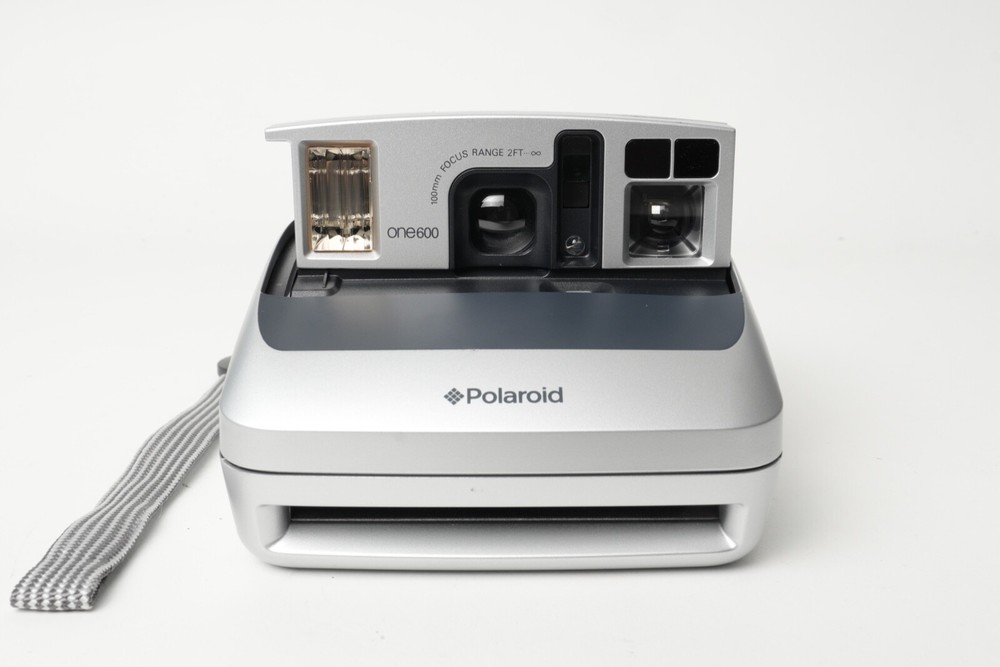 Polaroid One 600 Silver Instant Camera 100mm Focus Range Untested Condition