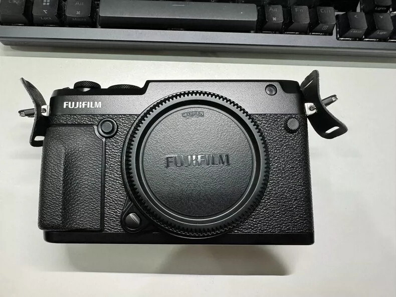 Fujifilm GFX 50R 51.4MP Digital Camera (Excellent Condition)-95%new