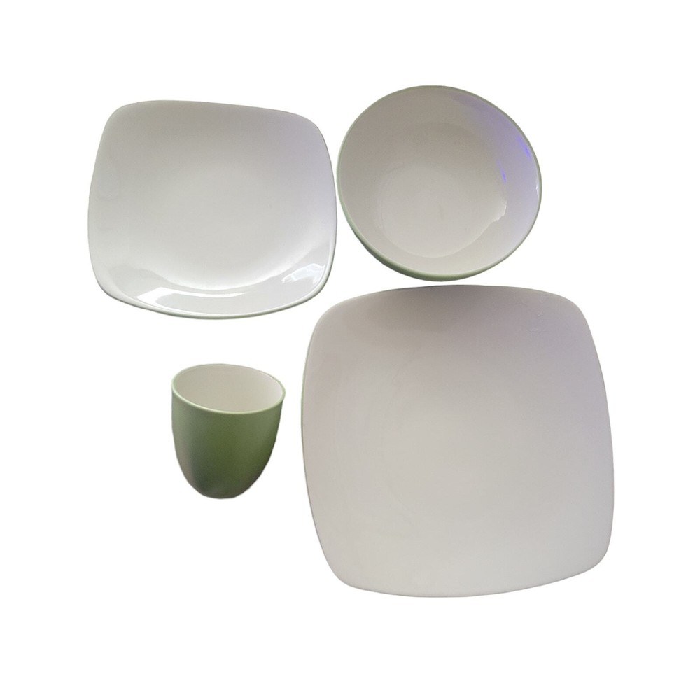 Noritake Colorwave Apple 4 Piece Place Setting  2 Plates, Bowl, Cup, Bowl 8094