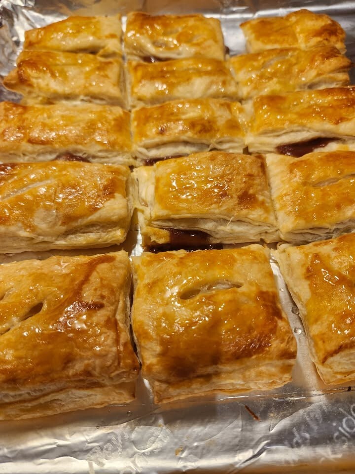 Homemade Guava Pastelitos - Pack of 8 Large Pastries