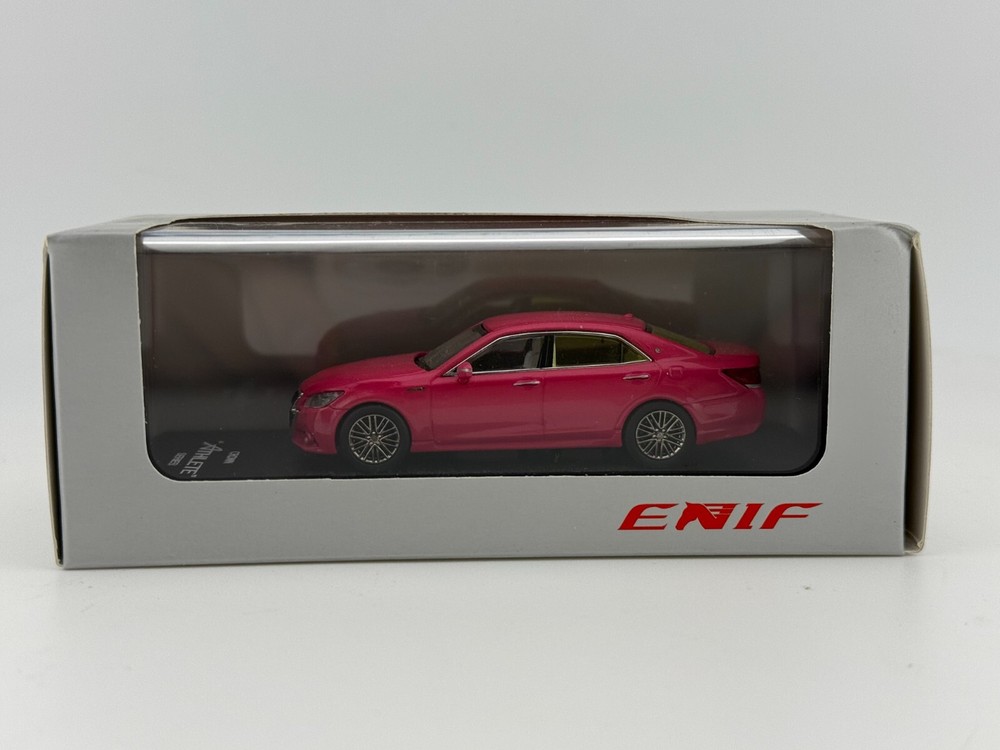 1/64 Toyota Crown Diecast Alloy Model Car Toy