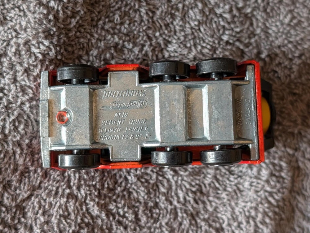 Matchbox Lesney Superfast Cement Truck No 19 Red 1976  Made In England MINT