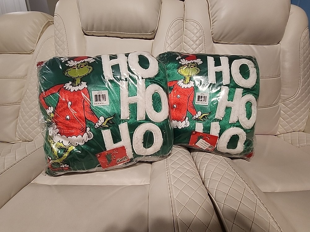 Set of 2 Dr. Seuss' The Grinch Who Stole Christmas Ho Ho Ho Decorative Pillows
