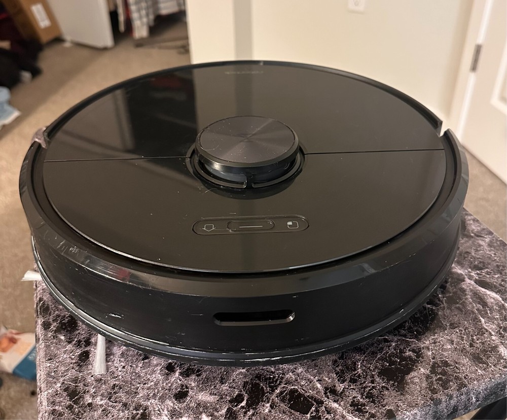 Roborock S6 Smart Robot Vacuum Cleaner in Sleek Black