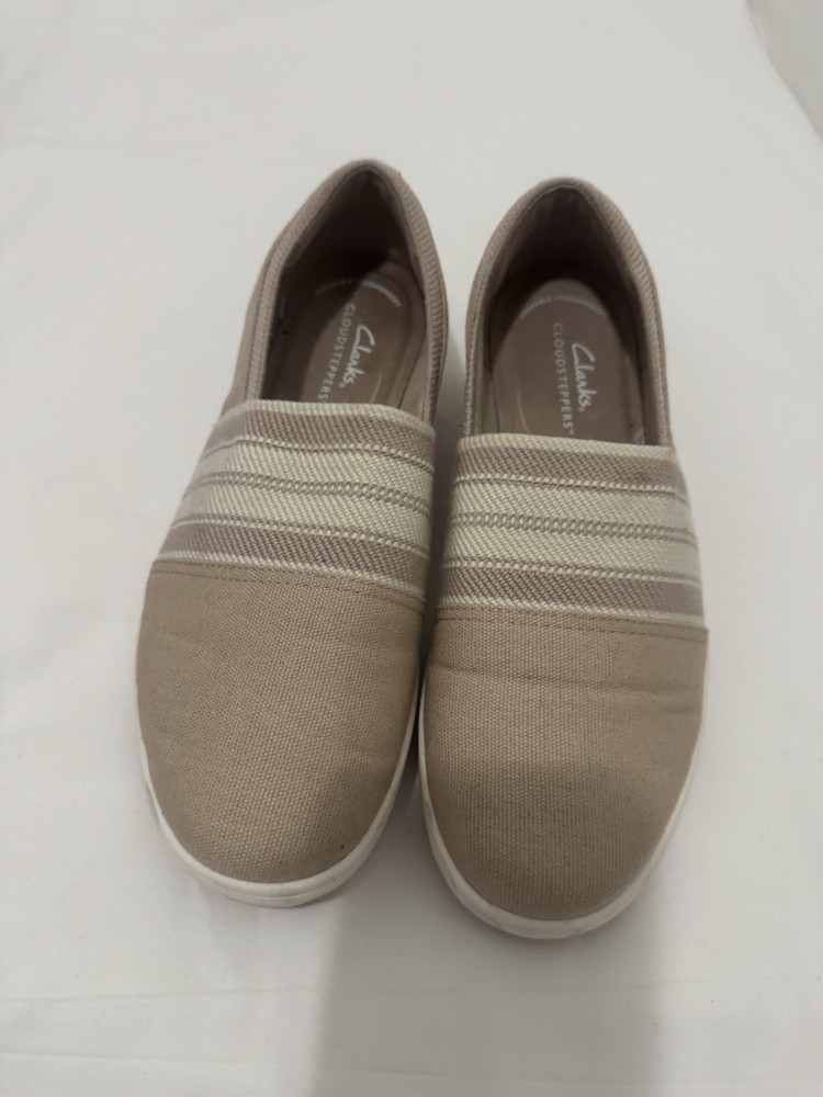 Clarks Sharon Bay Womens Loafers Sz 7.5 Sage Suede Slip On Wedge Casual Shoes