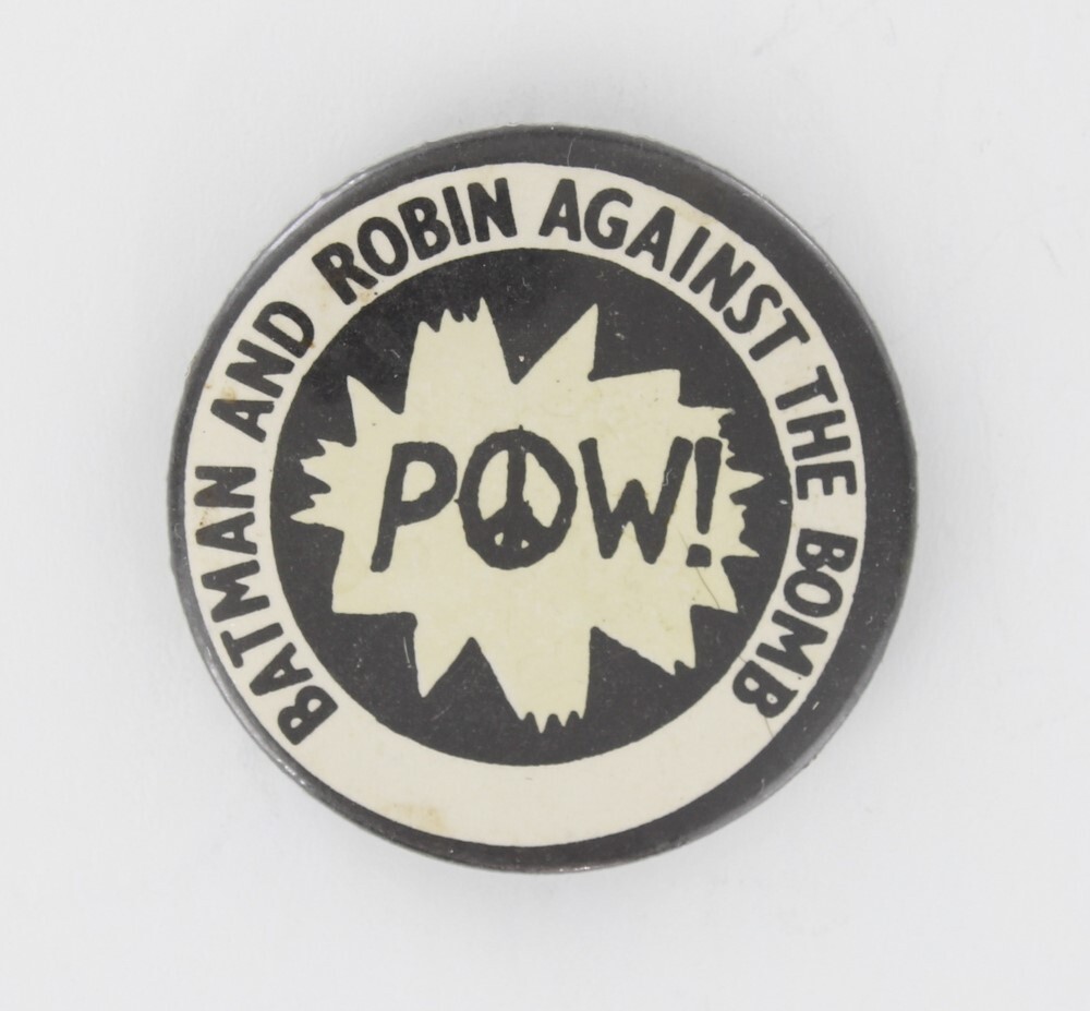 Batman Anti War Protest Pin 1980 Original DC Comics Robin UK Dynamic Duo P1570