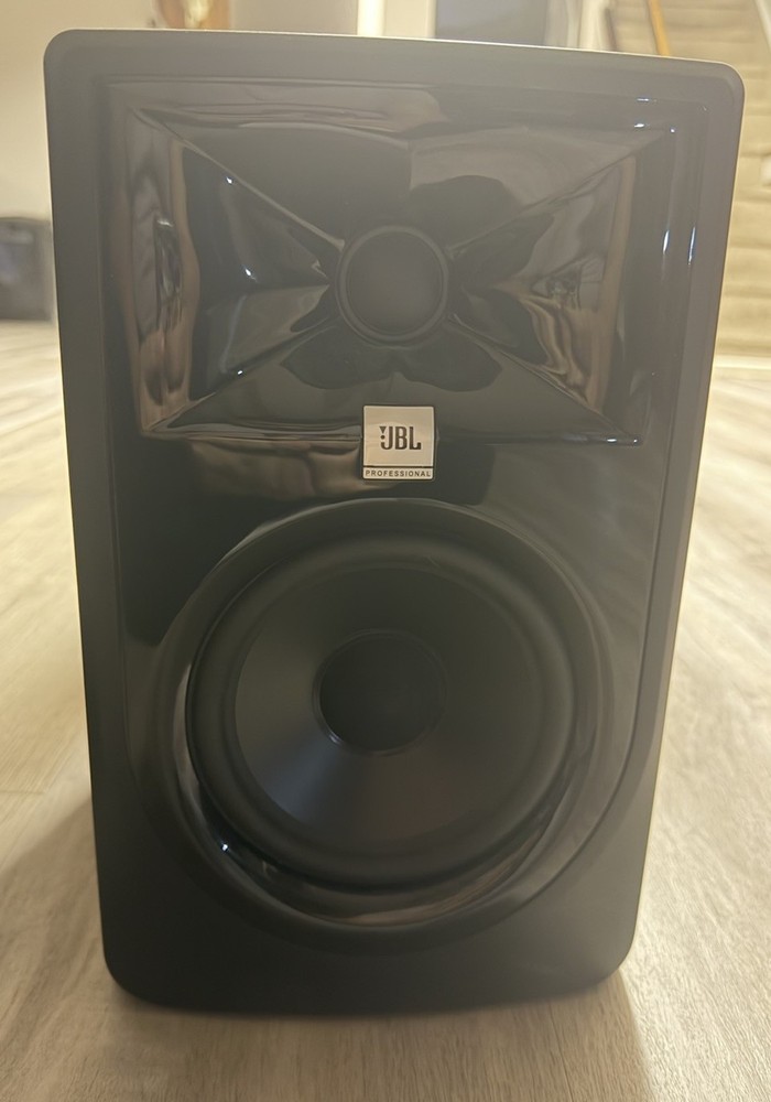 JBL Professional 305P MkII Powered Studio Monitors Wired Black Amplified XLR TRS