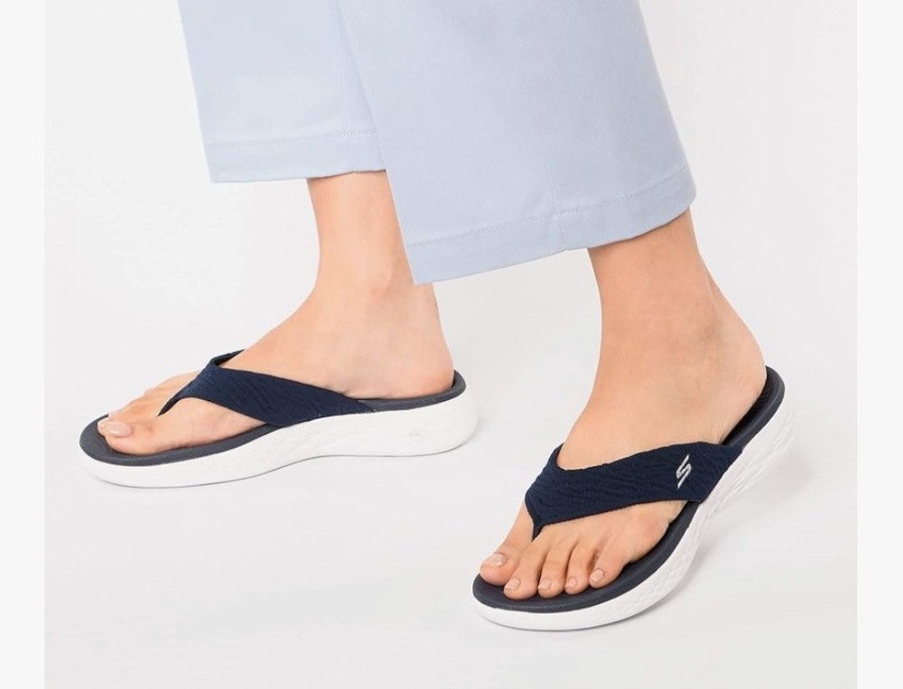 Skechers On The Go 600 Flip Flop Sandals 179074S Women's Size 11 NWT