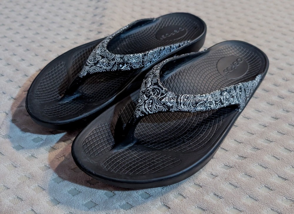 OOFOS OOlala Limited Recovery Sandals Thong Women's Size 8