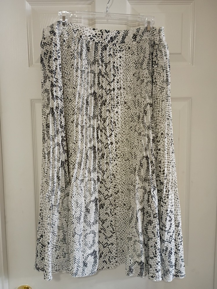 J.CREW Women's Pleated Midi Skirt.  Animal Print.  Size 14.  NWT