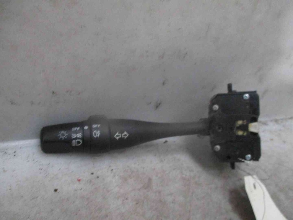 Convenient turn signal Nissan ALMERA II 255402F000