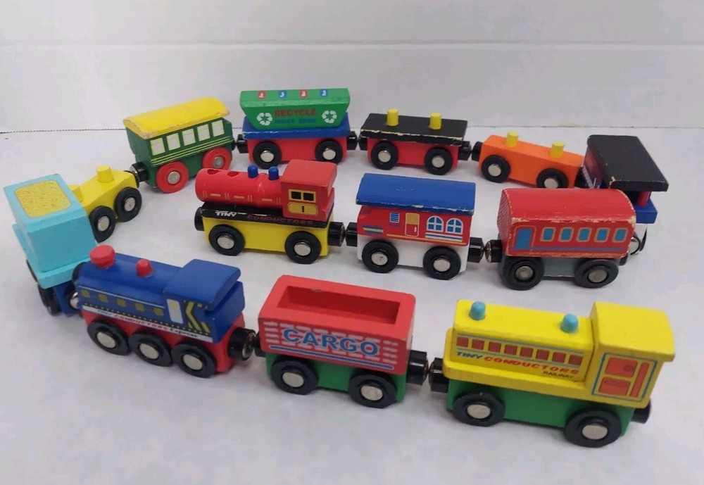 13-Piece Magnetic Wooden Train Set with Engine, Cargo & Accessories
