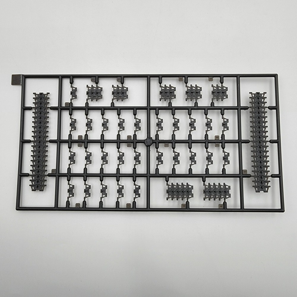 1/35 DML Nato MLRS Rocket System Model Kit with Tracks & Sprue #3522