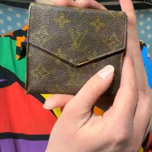 Louis Vuitton Leather Wallet for Men Great Condition Free Shipping Authentic