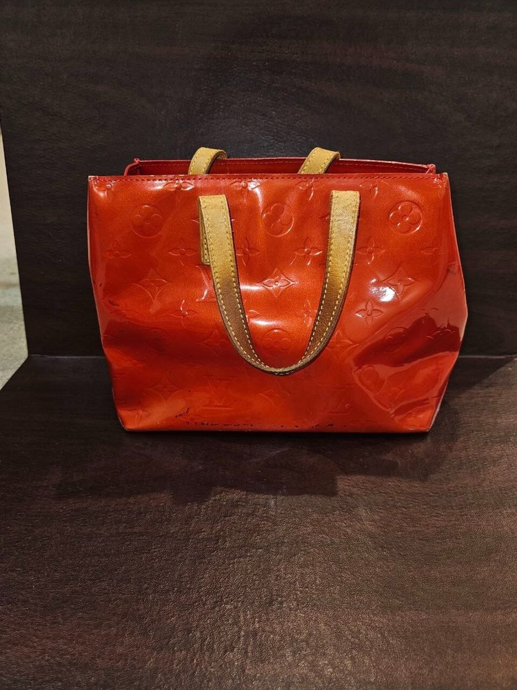Louis Vuitton Reade Shoulder Bag PM Red Leather